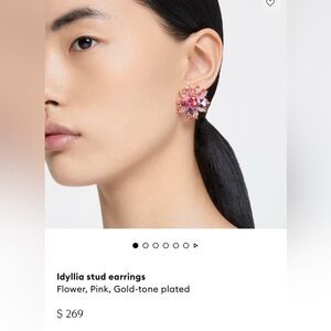 Swarovski Idyllia stud earrings
Flower, Pink, Gold-tone plated